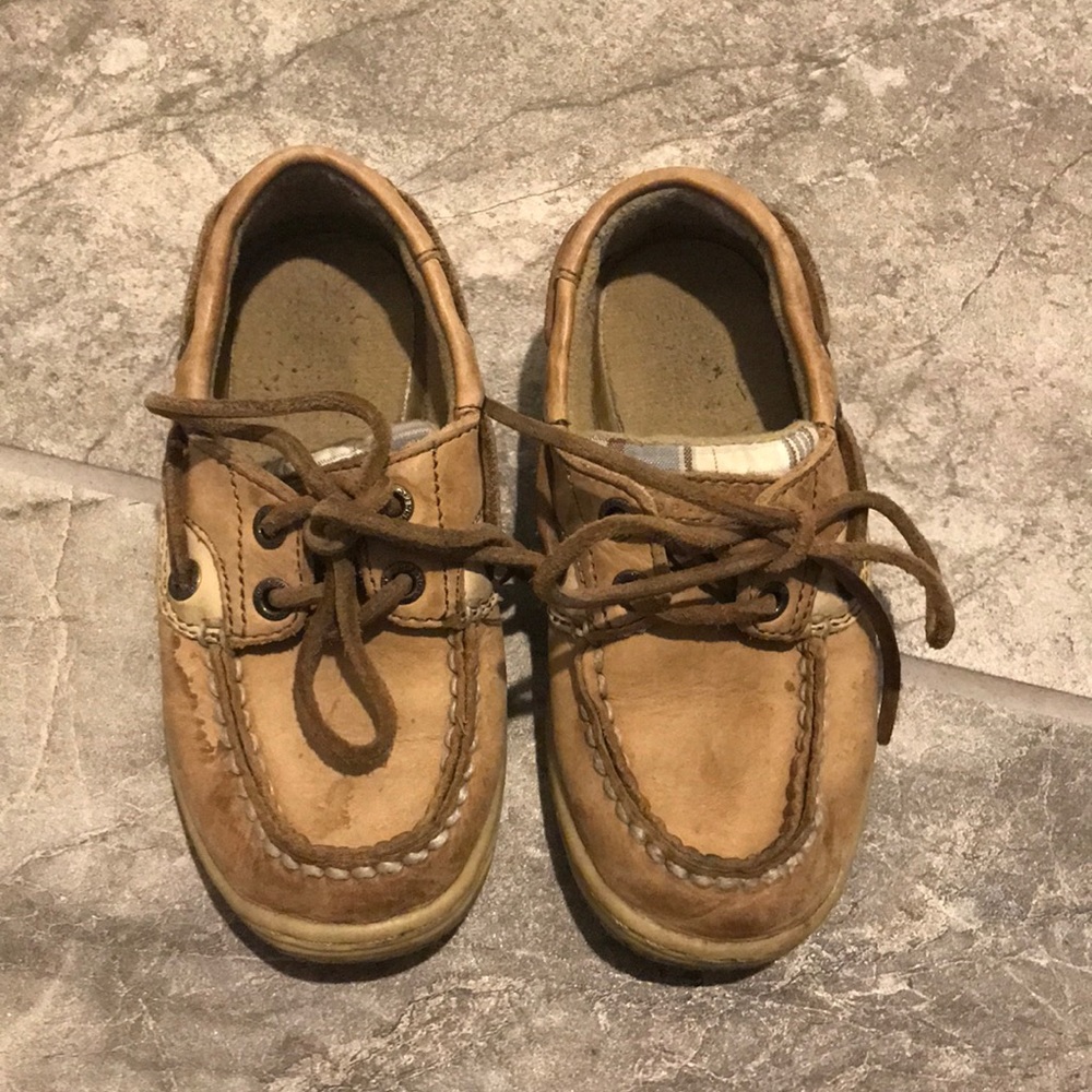 Boys Sperry billfish with plaid size 9m